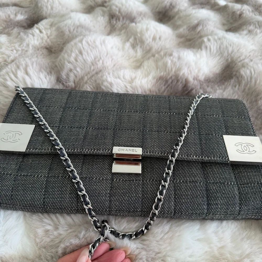 Chanel Chocolate Bar Chain Flap Shoulder/ Clutch Bag - Picture 6 of 15